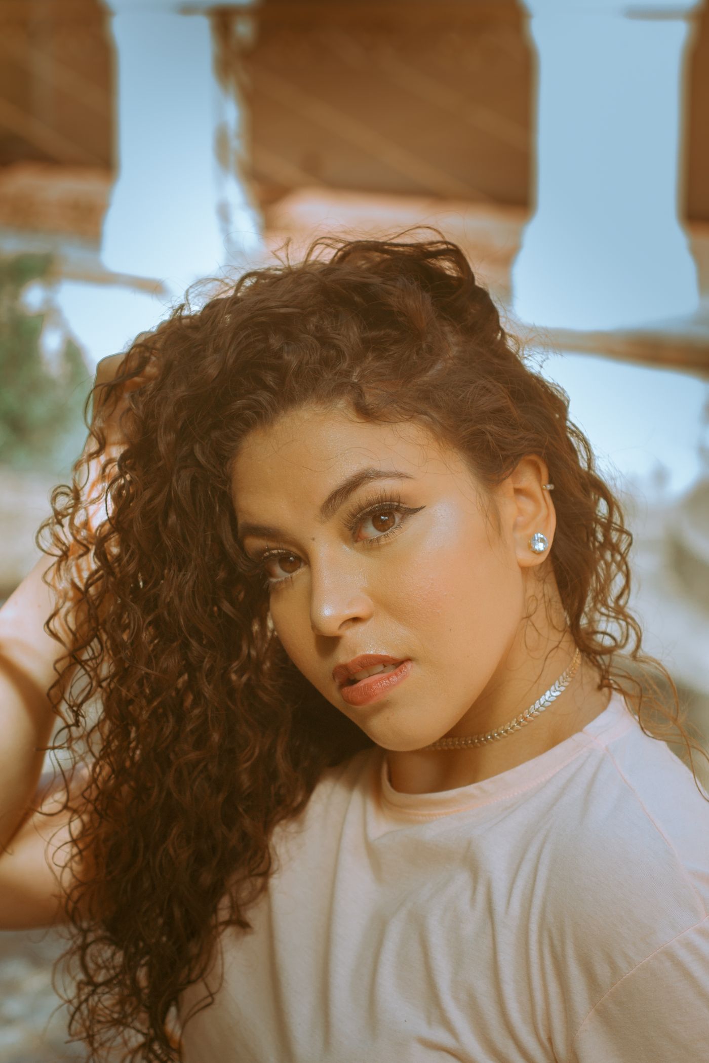 Mulher com cabelo cacheado, fotografia de inspiração